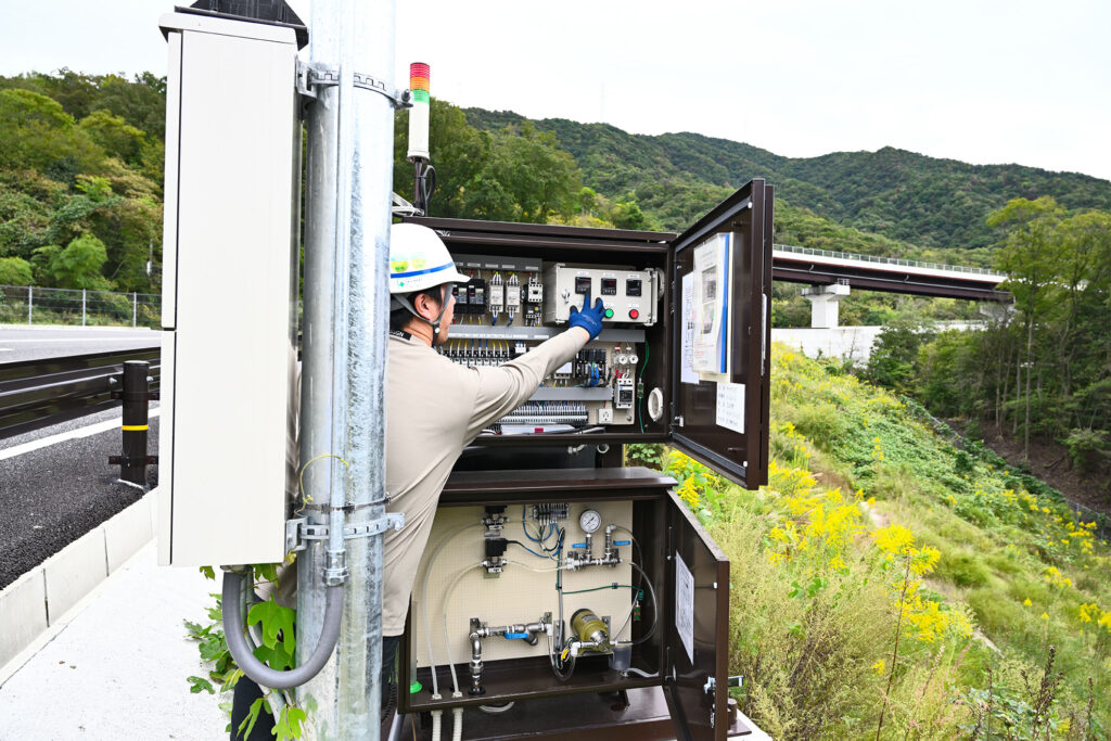 モジュール交換型道路情報提供装置